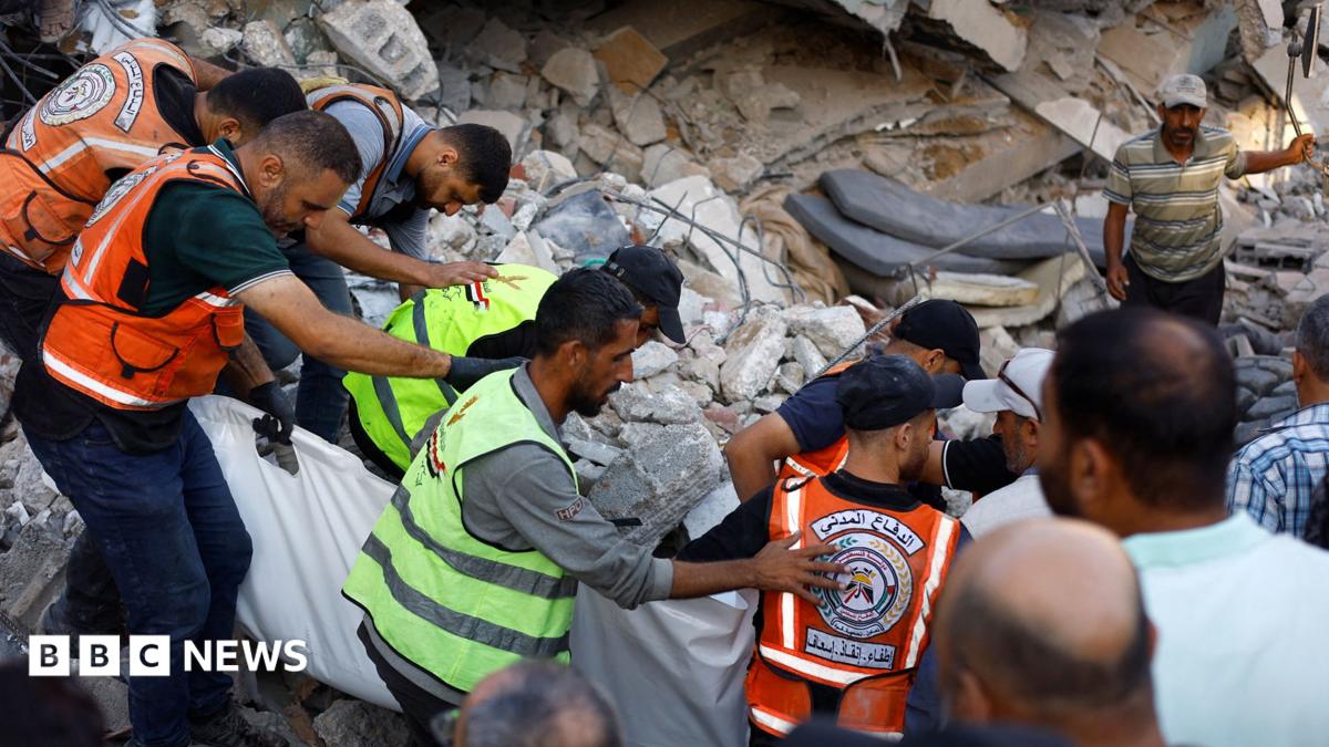 At Least 21 Killed as War-Damaged Building Collapses in Gaza City Amid Severe Shelter Shortage