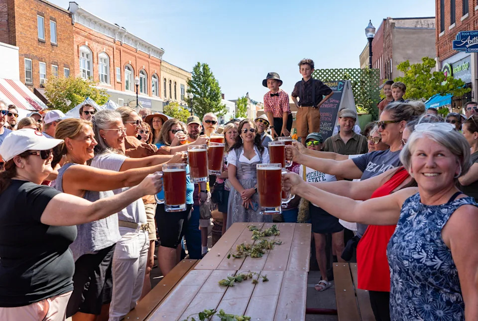 Sturgeon Bay Prepares for 26th Annual Harvest Fest Featuring Waterfront Street Art, Classic Cars, and Community Traditions
