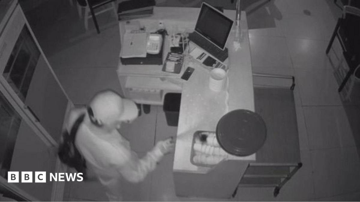 Chinese Nationals Flee Abroad After Vandalising South Korean Restaurant Named After Xi Jinping
