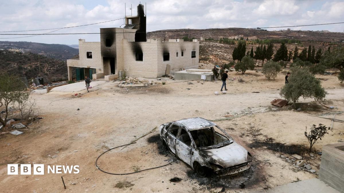 Israeli Settlers Torch Palestinian Homes in West Bank Village, Blocking Court-Ordered Return