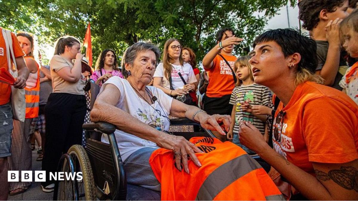 Spanish Pensioner Evicted From Home of 70 Years Reaches Deal to Return, Lawyer Confirms