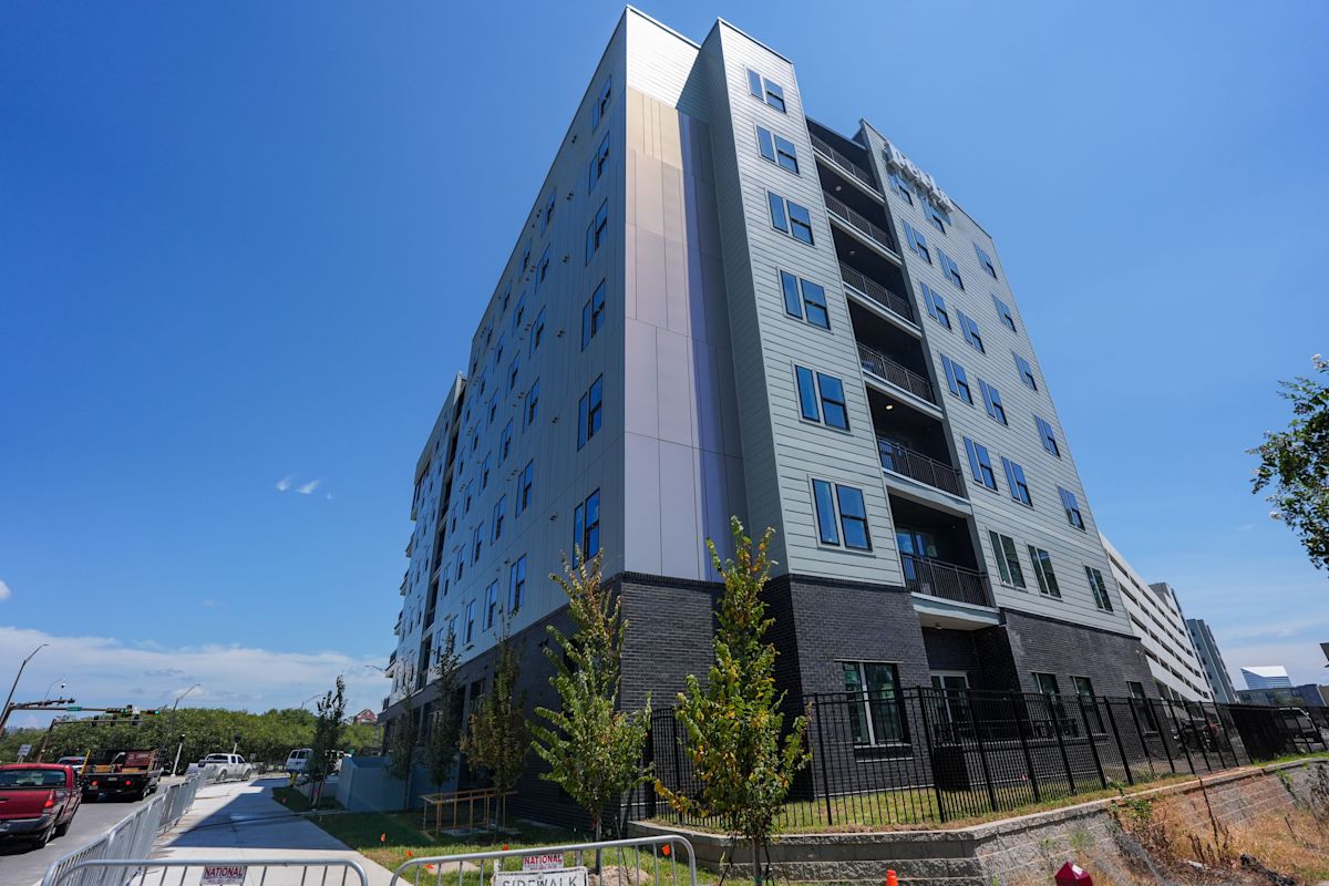 Florida College Students and Families Voice Outrage Over Protracted Move-In Delays at New Tallahassee Apartment Complex