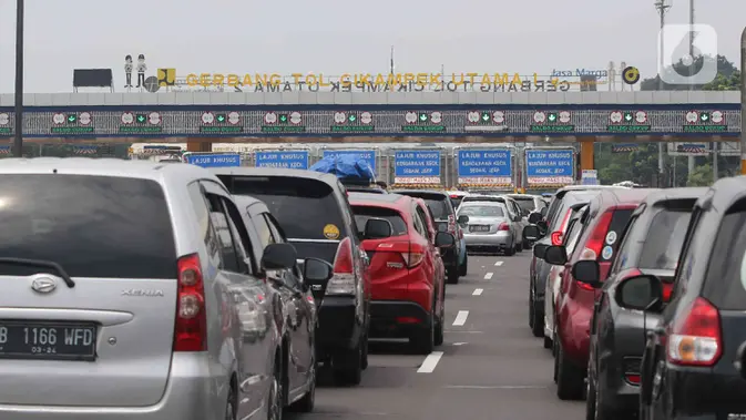Verifikasi Kepadatan Gerbang Tol Cikampek Utama H-2 Idul Fitri 1443H