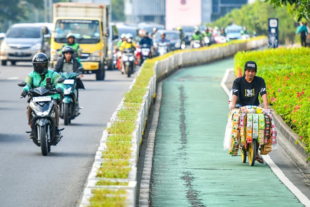 Verifikasi Wacana Penghapusan Jalur Sepeda di Jalan Protokol Jakarta