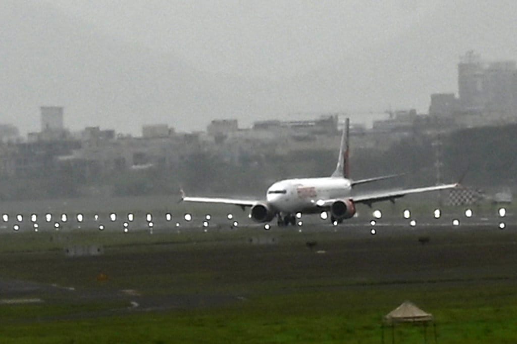Turbulensi Air India Turun 300 Kaki, 17 Penumpang Terluka