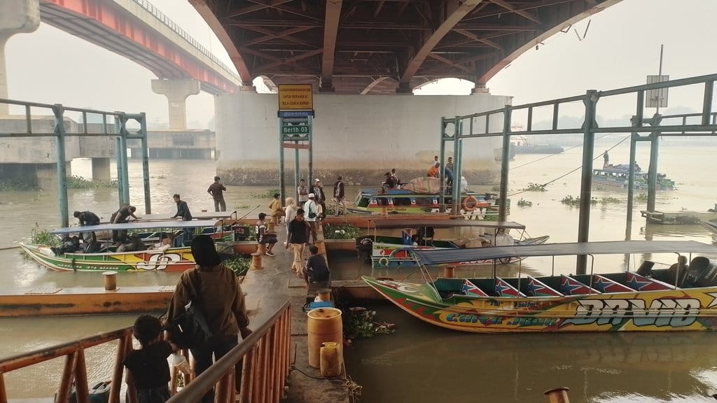 Kabut Asap Musi Paksa Pengemudi Kapal Kurangi Kecepatan