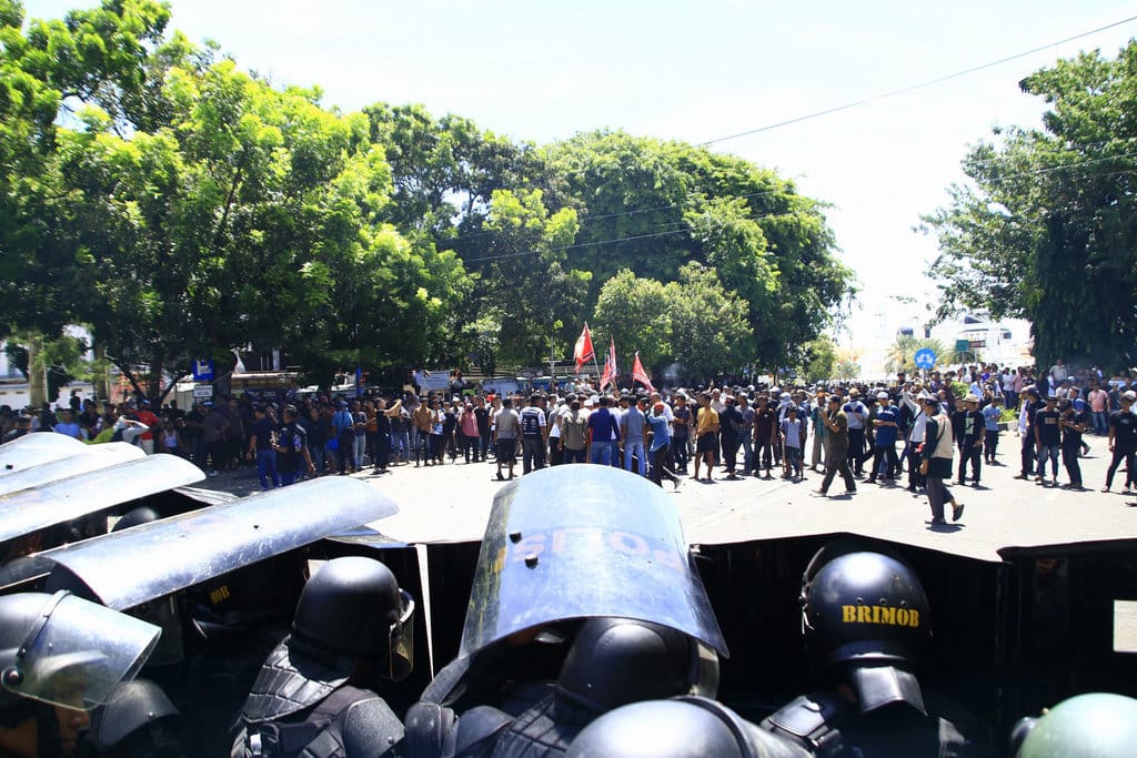 Ricuh Pengibaran Bendera Bulan Bintang Warnai Peringatan Hari Damai Aceh