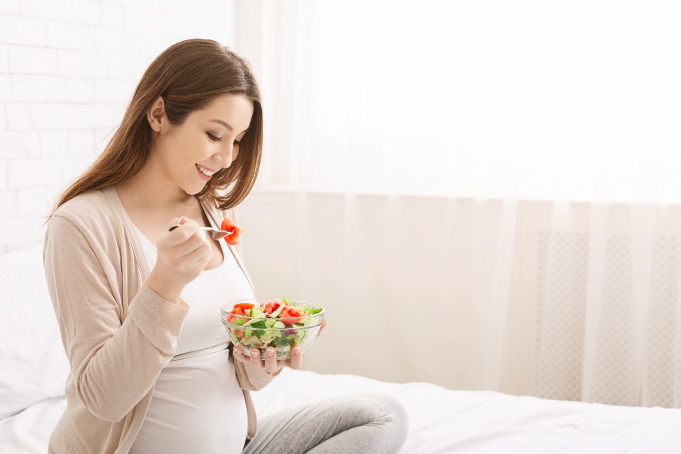 Cek Fakta: Benarkah Makanan Ibu Hamil Muda Bikin Anak Cerdas?