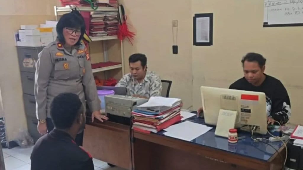 Polisi Bantah Pria Bugil di Lenteng Agung Gangguan Jiwa, Sebut Mabuk