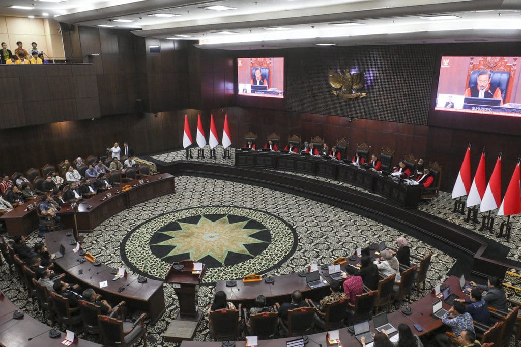 Uji Materiil Anggaran MBG Disidang MK, Insentif Guru Pengawas Digugat