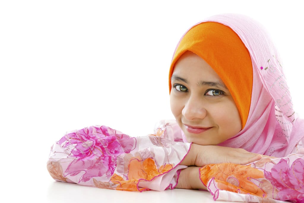 Padu Padan Kebaya Pink: 7 Pilihan Warna Jilbab Rekomendasi Diajeng