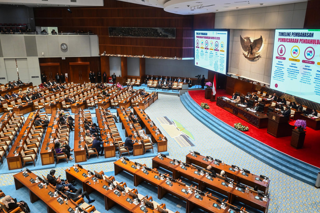 DPR Resmi Tetapkan Sembilan Komisioner KPI Periode 2026-2029
