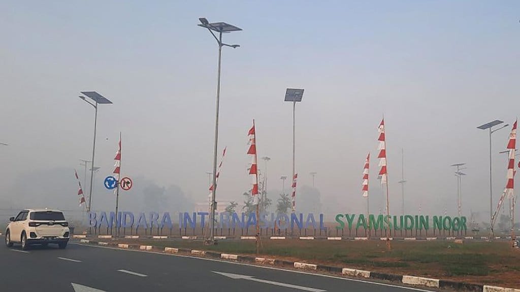 Kabut Asap Karhutla Tunda Sepuluh Penerbangan di Banjarmasin