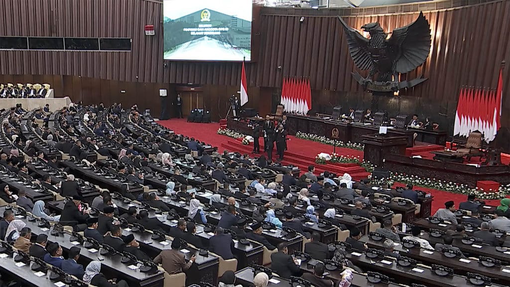 DPR Sahkan RUU Pelindungan Ketenagakerjaan Menjadi Undang-Undang