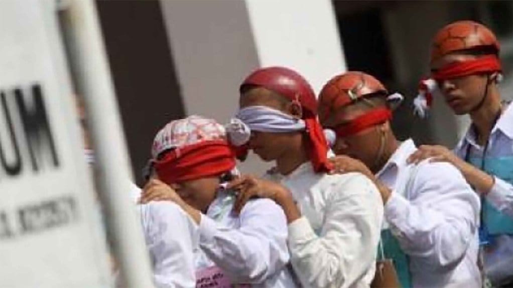 Pantun Perkenalan Ospek: Senjata Mahasiswa Baru Memecah Kebekuan