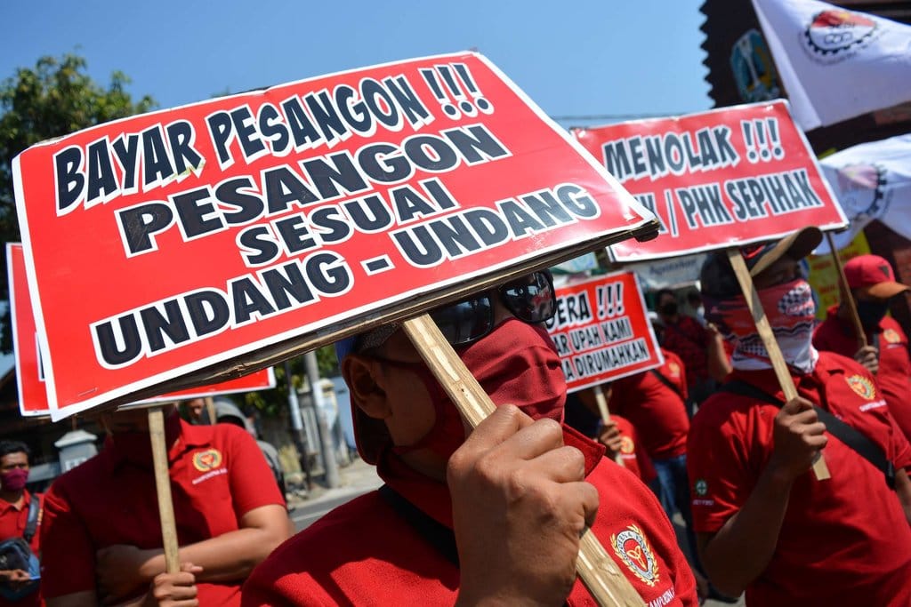 Kewajiban Upah Pekerja Tetap Berlaku Saat Sengketa PHK Belum Inkrah
