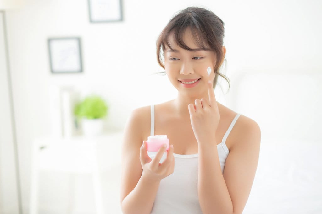 Verifikasi Klaim Keamanan Produk Skintific bagi Ibu Hamil dan Menyusui