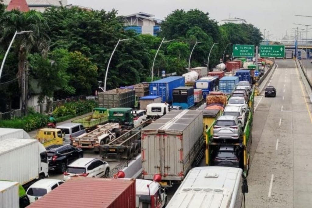 Mendesaknya Sistem Terpadu untuk Urai Kemacetan Parah Tanjung Priok