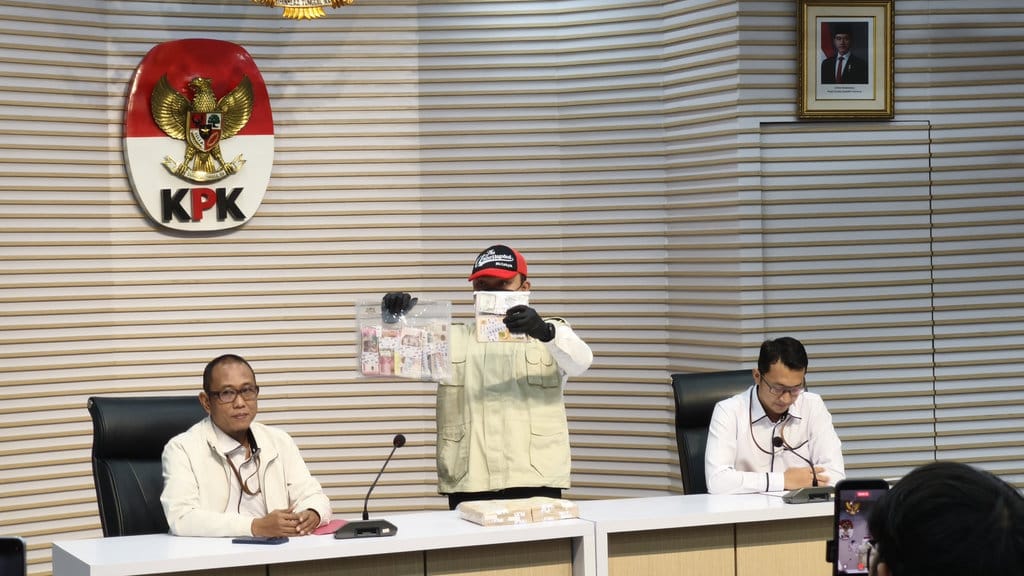 KPK Tahan Pejabat Bea Cukai Kediri dalam Dugaan Suap