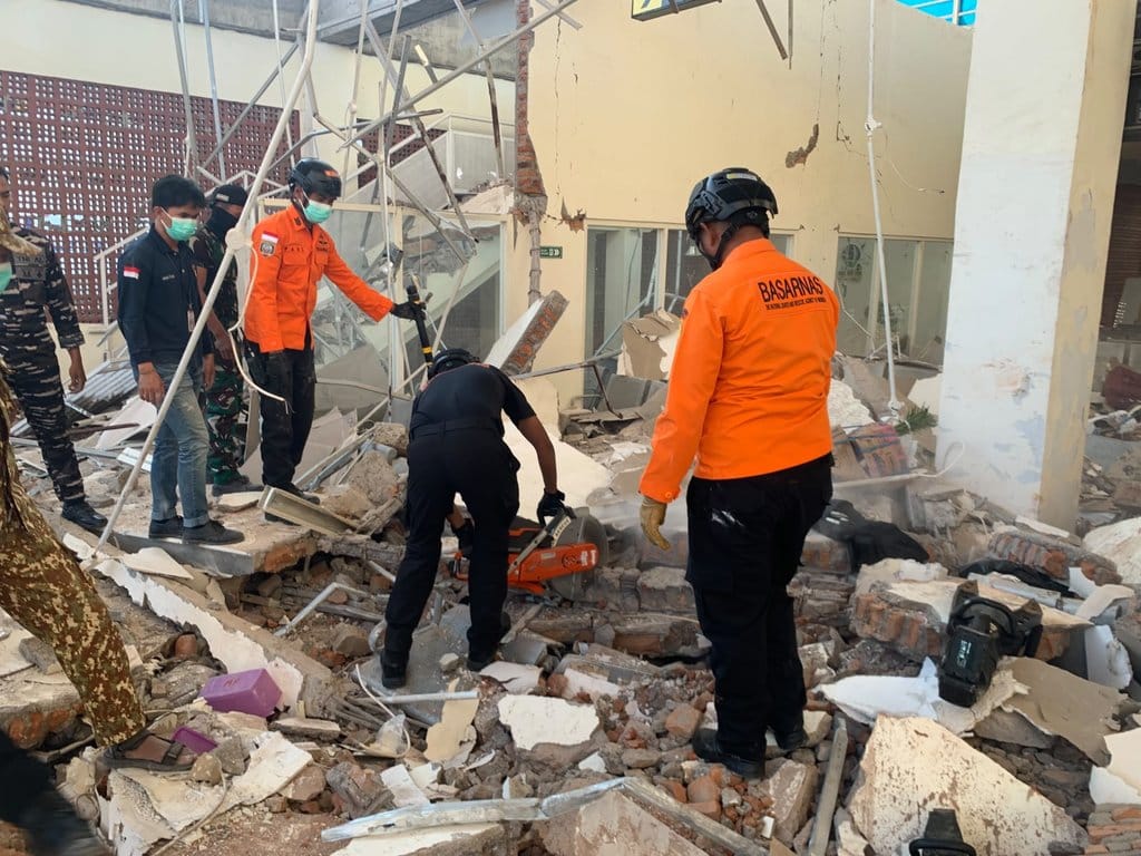 Gempa NTT: 47 Tewas, Tim SAR Gabungan Terus Mencari Korban