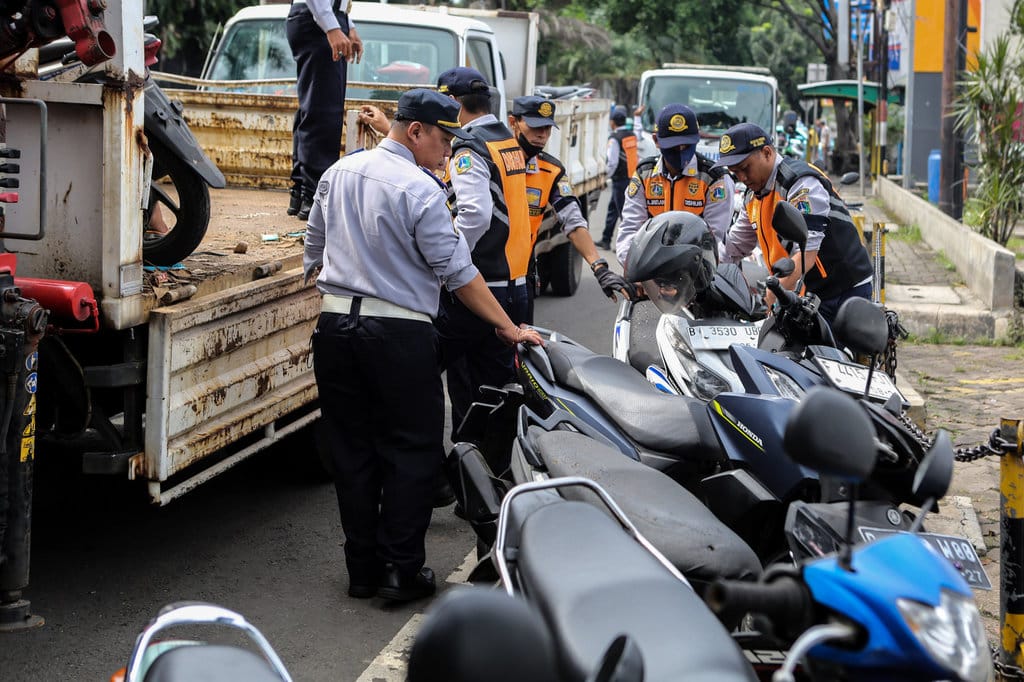 Verifikasi Faktor Parkir Liar dan Jukir di Jakarta