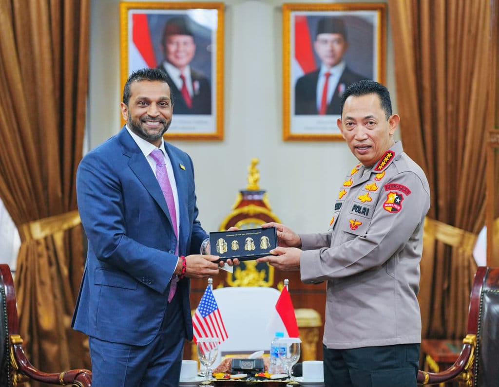 Kapolri dan Direktur FBI Bahas Kerja Sama Intelijen dan SDM