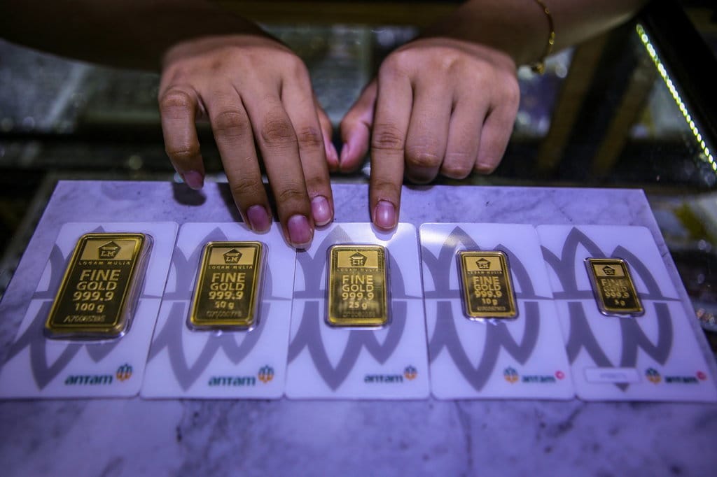 Harga Emas Antam Turun Rp5.000 Jadi Rp2.576.000 per Gram