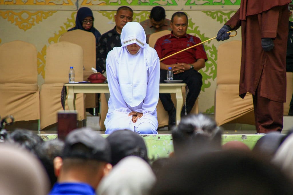 Eksekusi Cambuk Massal di Aceh: Orang Dekat Pimpinan DPR Ikut Dihukum