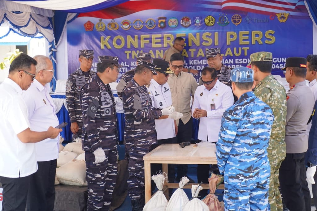 TNI AL Gagalkan Penyelundupan Pasir Timah 75,7 Ton di Bangka Belitung
