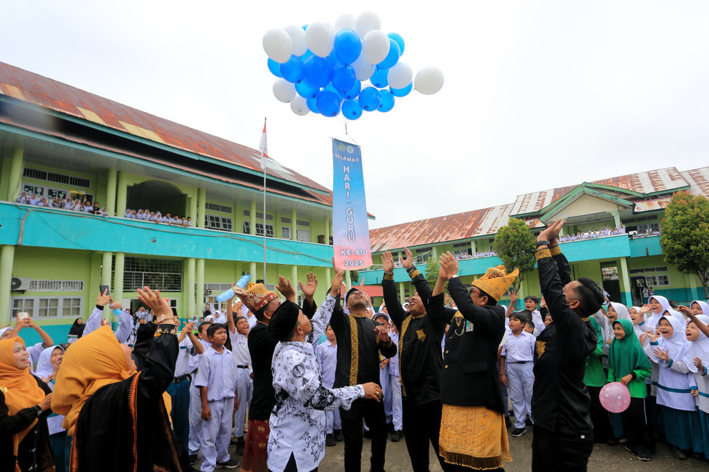 Membedah Perbedaan Hari Guru Nasional dan Hari Guru Sedunia