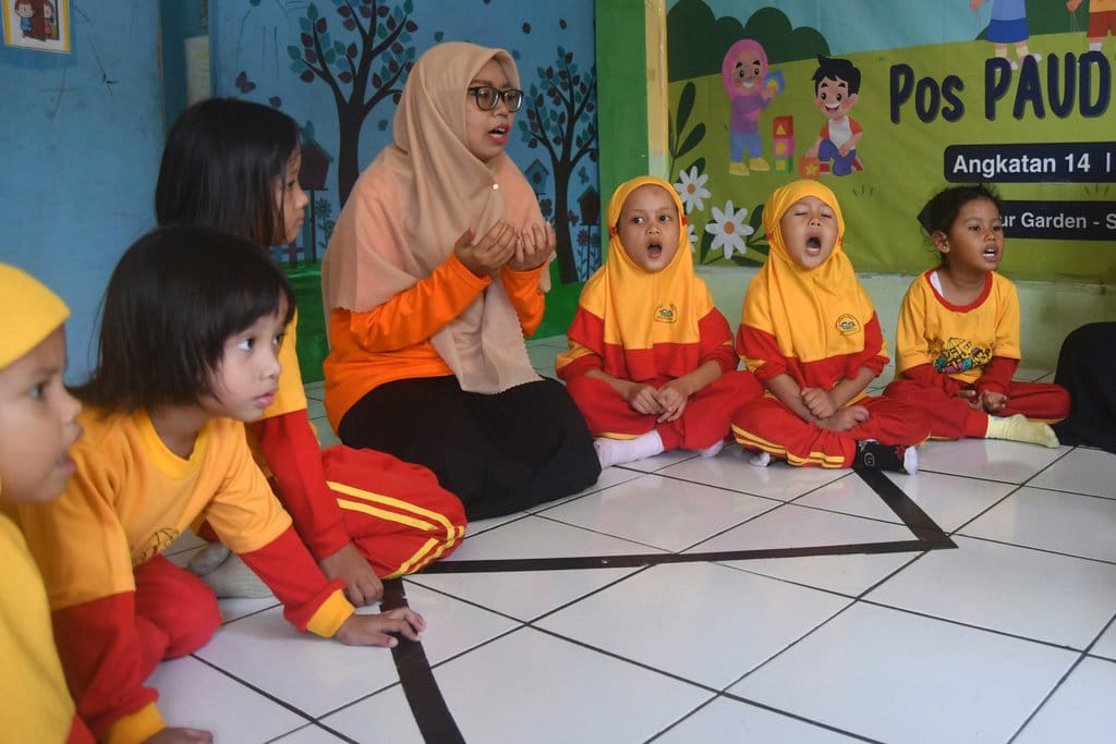 Menanamkan Nilai Luhur Melalui Pesan Sederhana untuk Generasi Muda