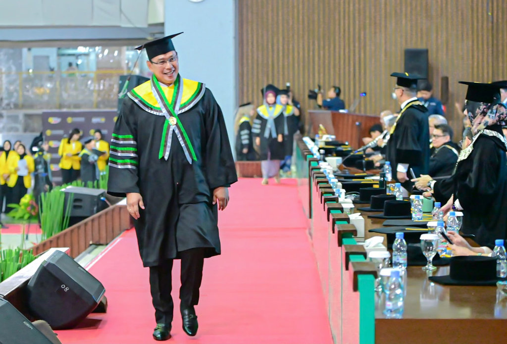 Verifikasi: Dirut BULOG Ahmad Rizal Ramdhani Raih Gelar Doktor UI