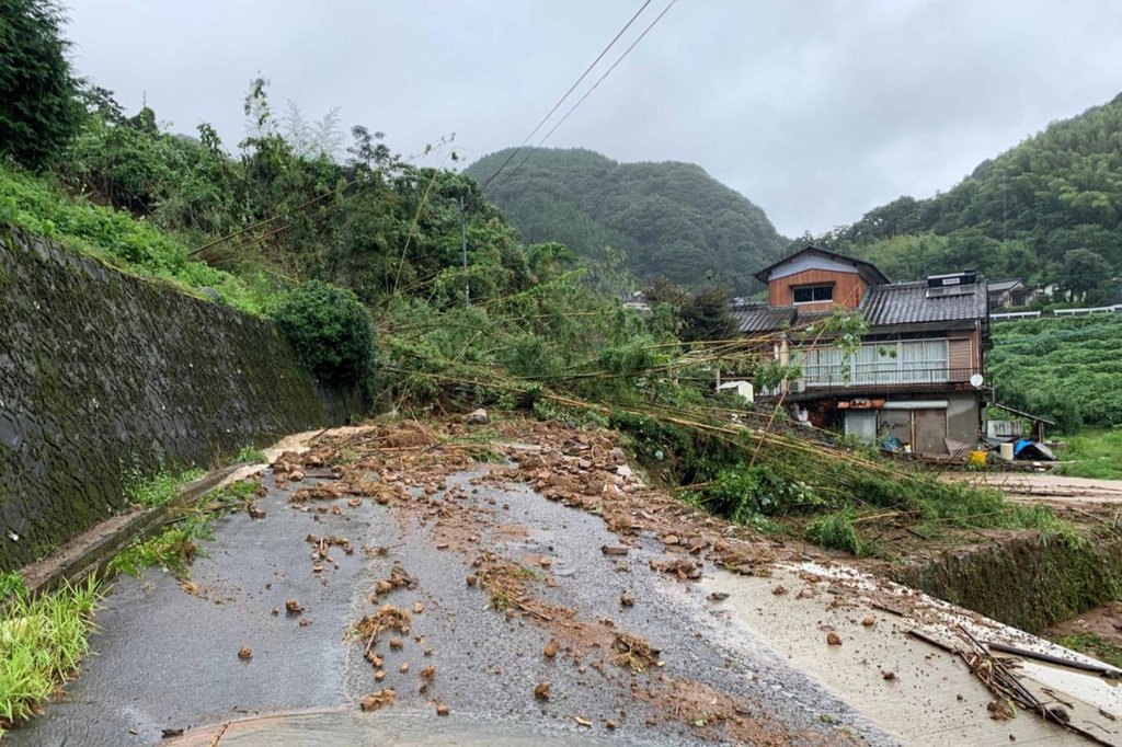Verifikasi Isolasi 390 Warga Akibat Longsor di Nagano