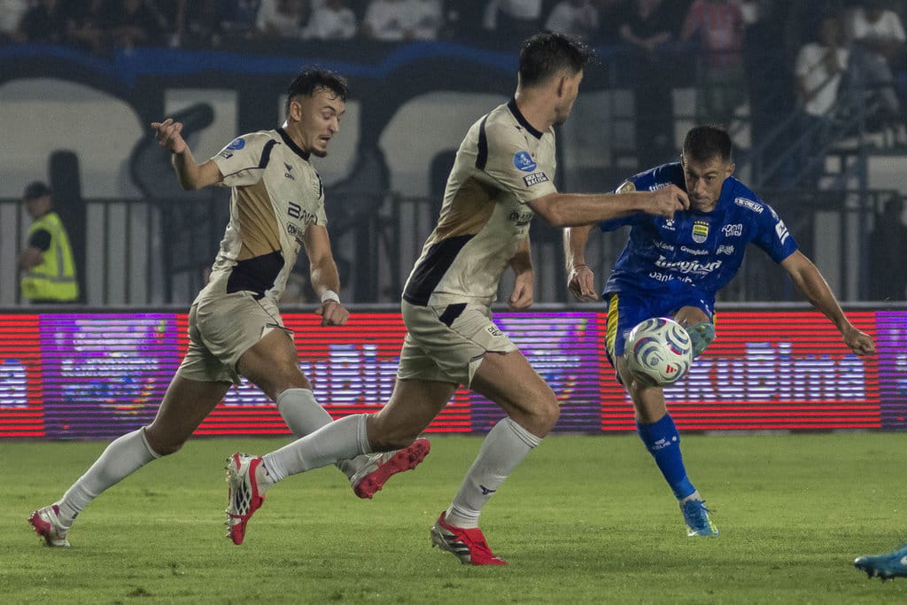 Persib Kalahkan Viettel, Puncaki Klasemen Grup E