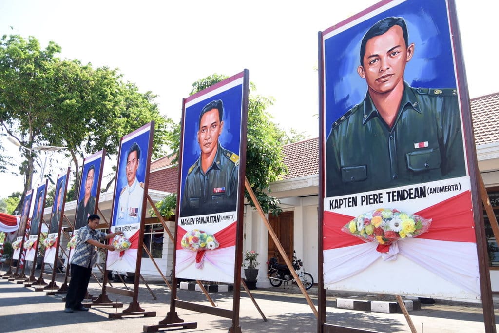 HUT TNI 1965 dan Pemakaman Pahlawan Revolusi