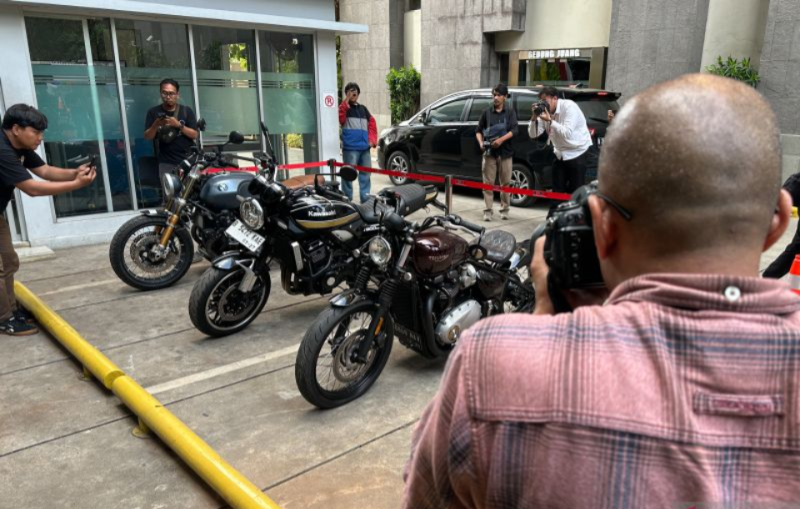 Klaim KPK Sita Tiga Motor Gede Tersangka Korupsi Bea Cukai