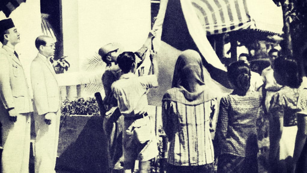 Verifikasi Hubungan Proklamasi Kemerdekaan dengan Pembukaan UUD 1945
