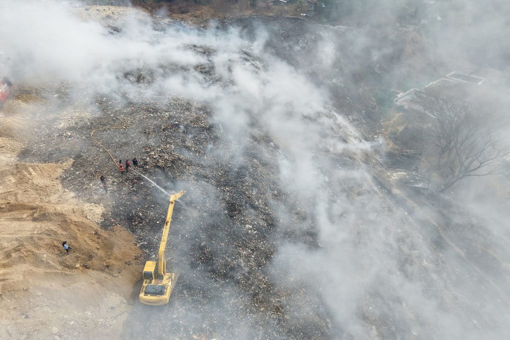 Kebakaran TPA Jatibarang: Gas Metana dan Ancaman Asap bagi Warga