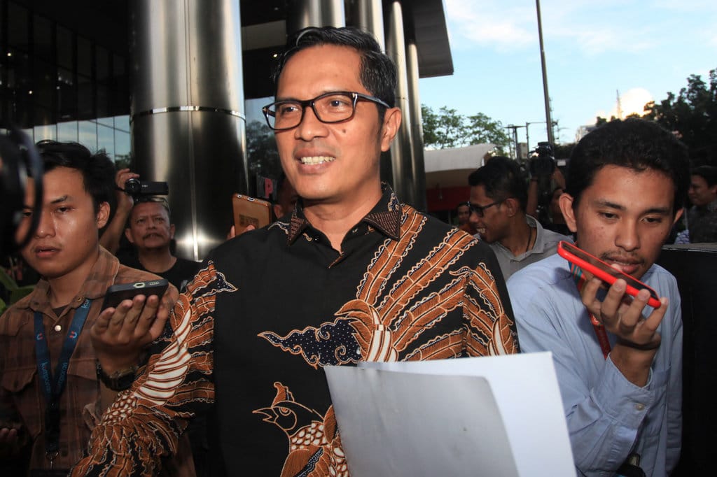 Febri Diansyah Dampingi Mantan Jampidsus Usai Ditahan KPK