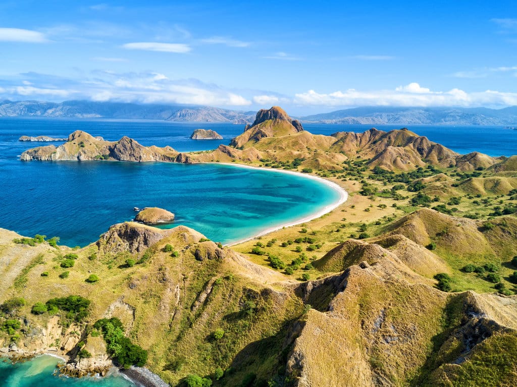 Verifikasi Klaim Jessica Mila Berlibur ke Pulau Padar Saat Larangan Berlayar