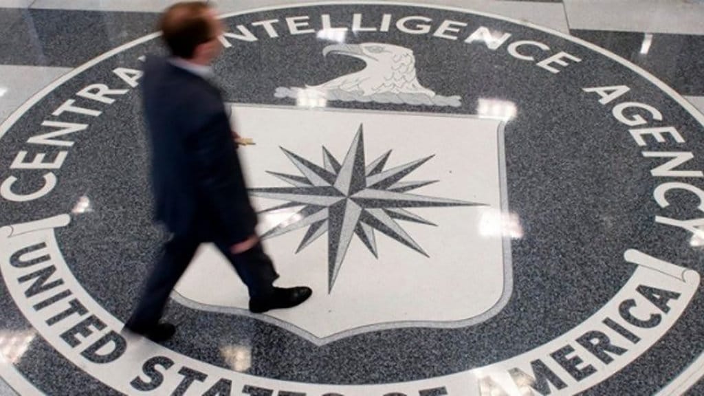 Perjalanan Rahasia Direktur CIA ke Moskow Memicu Spekulasi Diplomatik