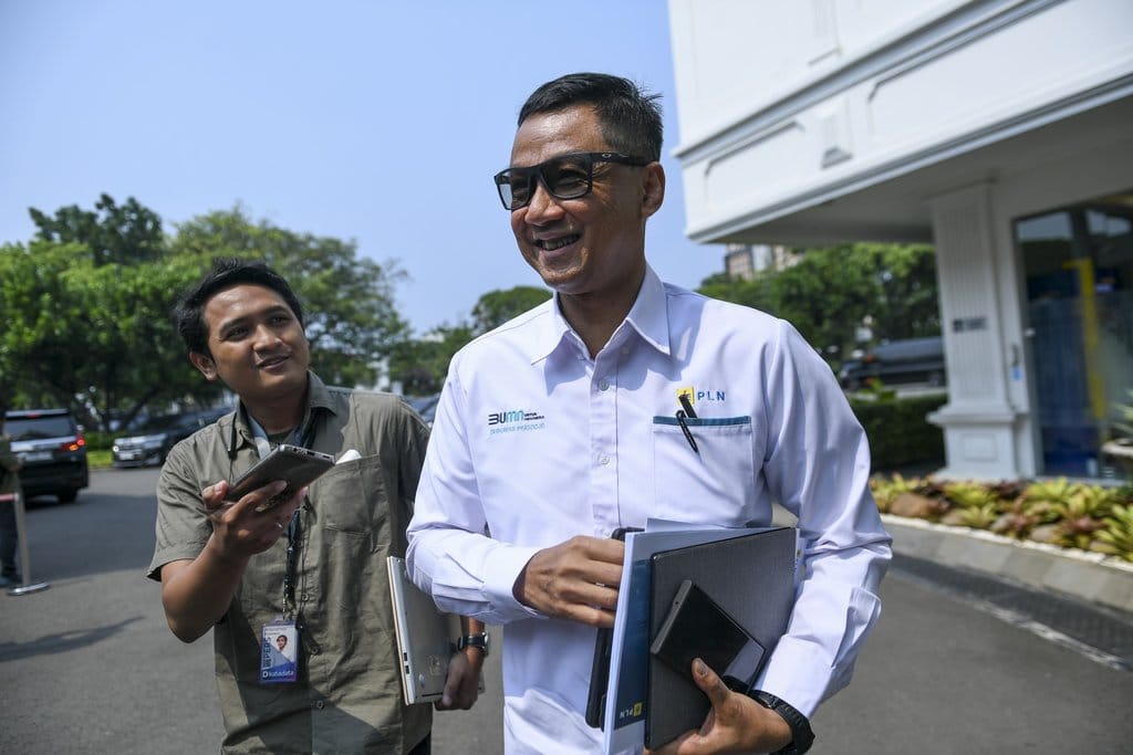 Darmawan Prasodjo Dicopot dari Dirut PLN, Suroso Isnandar Menggantikan