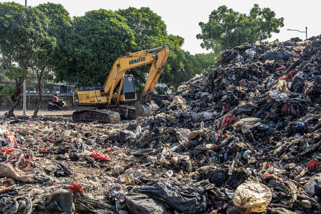 Verifikasi Klaim TPS Ilegal Jakarta sebagai Ancaman Bom Waktu