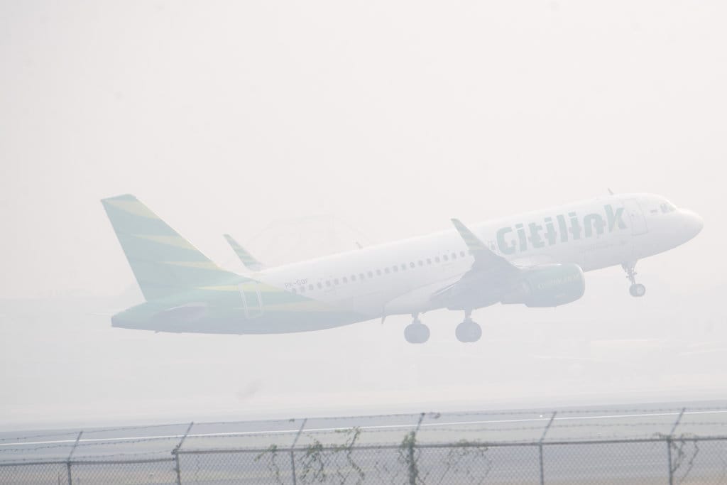 Asap Karhutla Ganggu 30 Penerbangan di Bandara Palembang