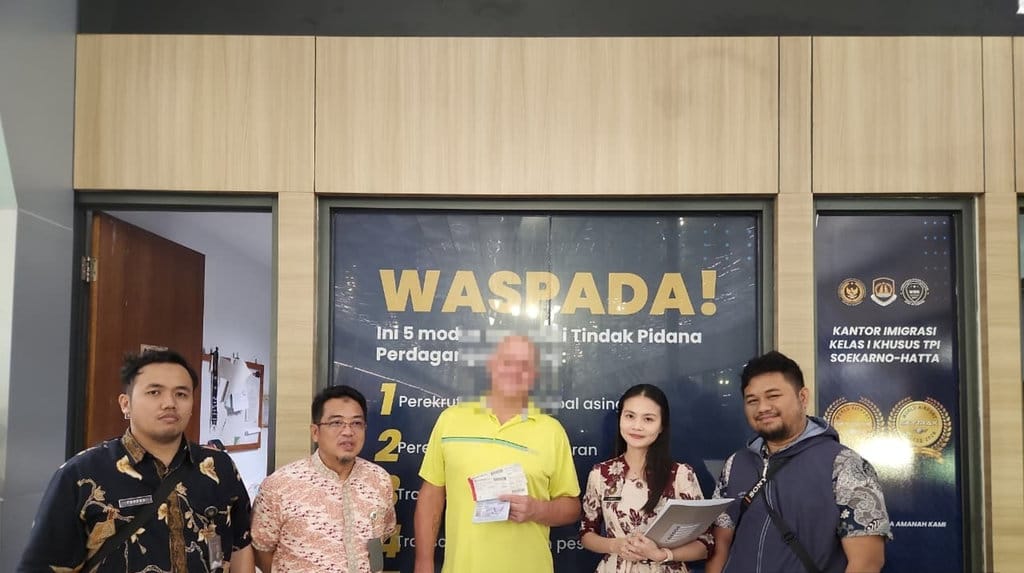 Verifikasi: Deportasi WN Amerika Serikat Usai Keributan di Sukabumi