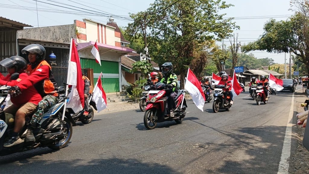 Safari Merah Putih Jember: Bendera Sepanjang Usia Kemerdekaan Dibentangkan