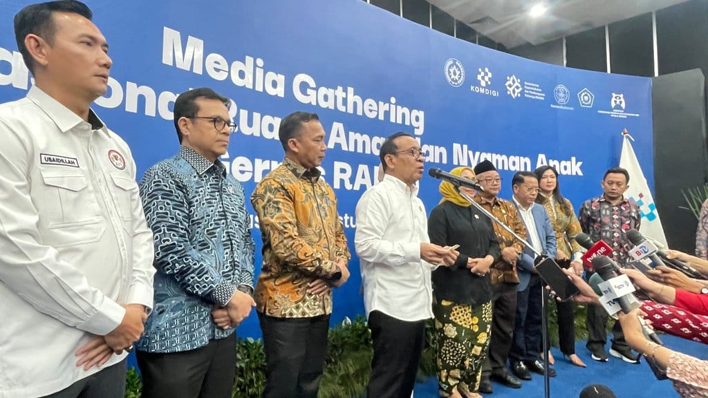 Kekerasan Anak Tembus 21 Ribu Kasus, Pemerintah Batasi Gawai