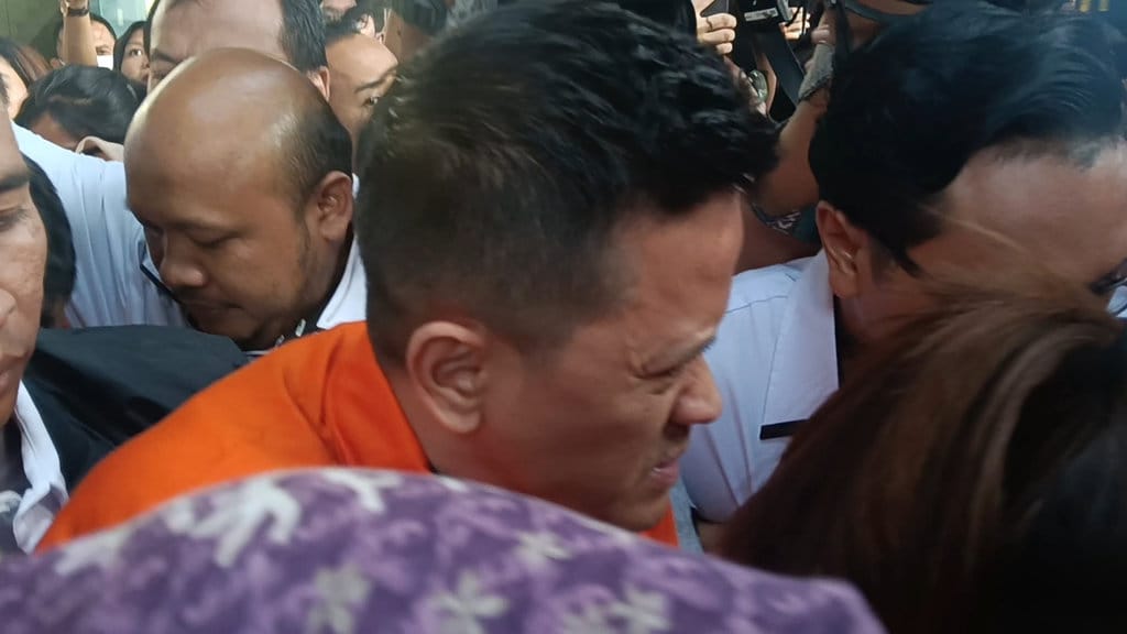 KPK Resmi Tahan Lima Tersangka Kasus OTT BNPB
