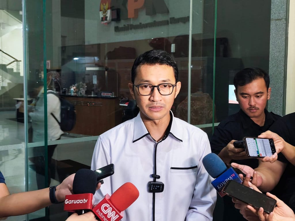 KPK Sita Ribuan Dolar dan Dokumen di Kantor Imigrasi Jakarta