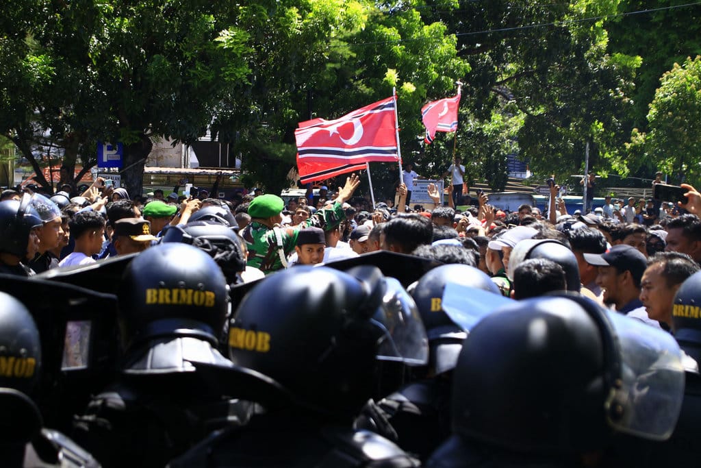 Peringatan Hari Damai Aceh Diwarnai Ketegangan Massa dan Aparat